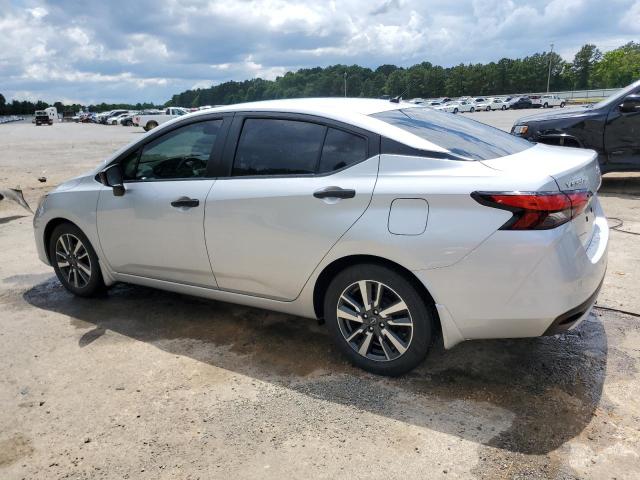  NISSAN VERSA 2024 Сріблястий