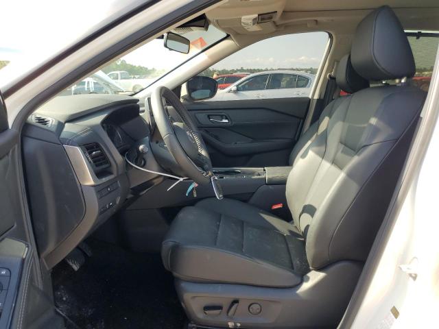  NISSAN ROGUE 2024 White