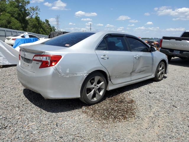  TOYOTA CAMRY 2014 Srebrny
