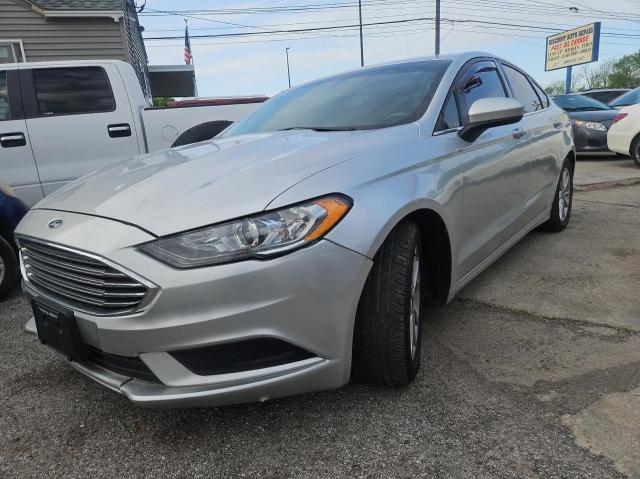 Sedans FORD FUSION 2017 Srebrny