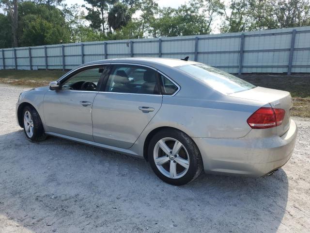  VOLKSWAGEN PASSAT 2013 Серебристый