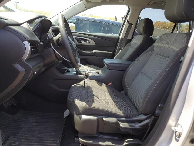  CHEVROLET TRAVERSE 2018 Srebrny