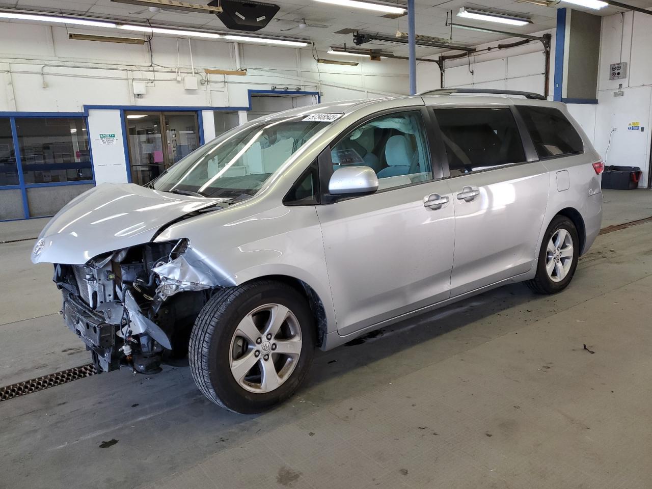 2015 Toyota Sienna Le for Sale in Pasco, WA - Front End