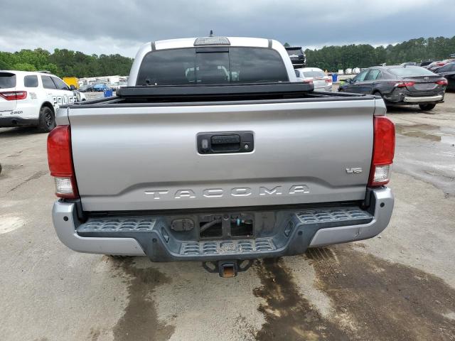  TOYOTA TACOMA 2017 Srebrny