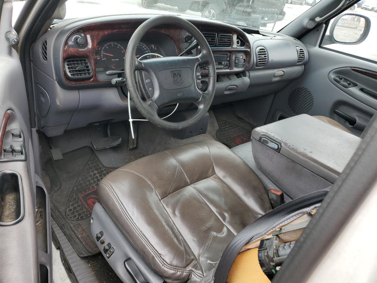 1998 Dodge Ram 1500 VIN: 1B7HC13Z0WJ104596 Lot: 55744965