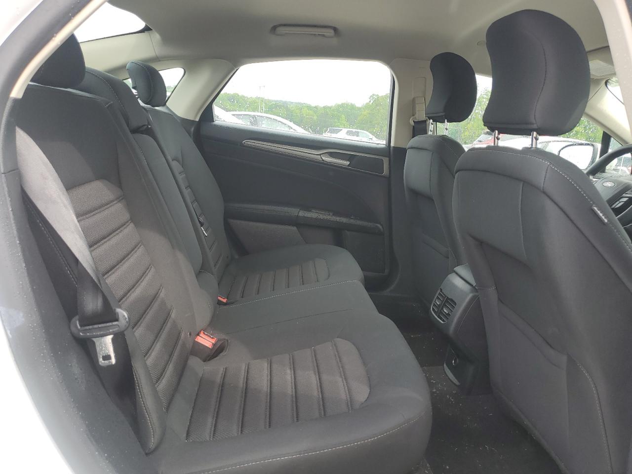 2019 Ford Fusion Se VIN: 3FA6P0LUXKR263951 Lot: 54030325