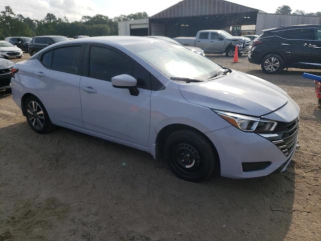 NISSAN VERSA 2024 Синій