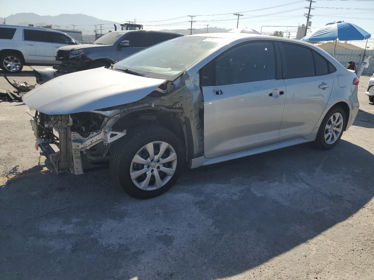 2020 Toyota Corolla Le იყიდება Sun Valley-ში, CA - Front End