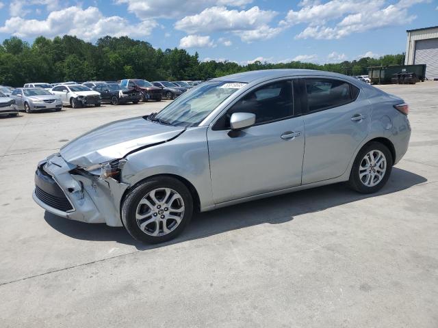 Седаны TOYOTA YARIS 2017 Серебристый