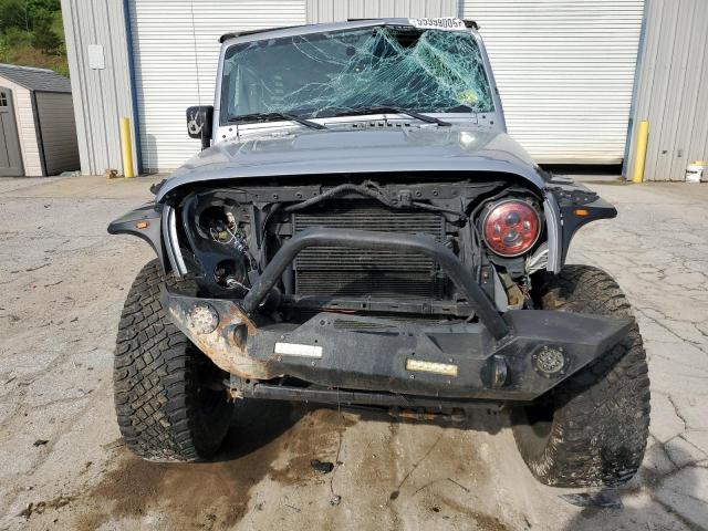 Паркетники JEEP WRANGLER 2014 Сріблястий