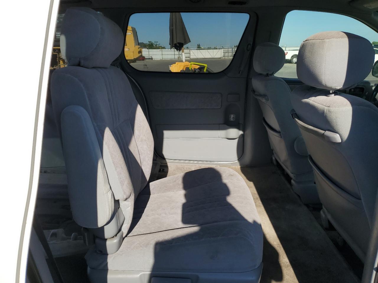 2000 Toyota Sienna Le VIN: 4T3ZF13C5YU287117 Lot: 55989145