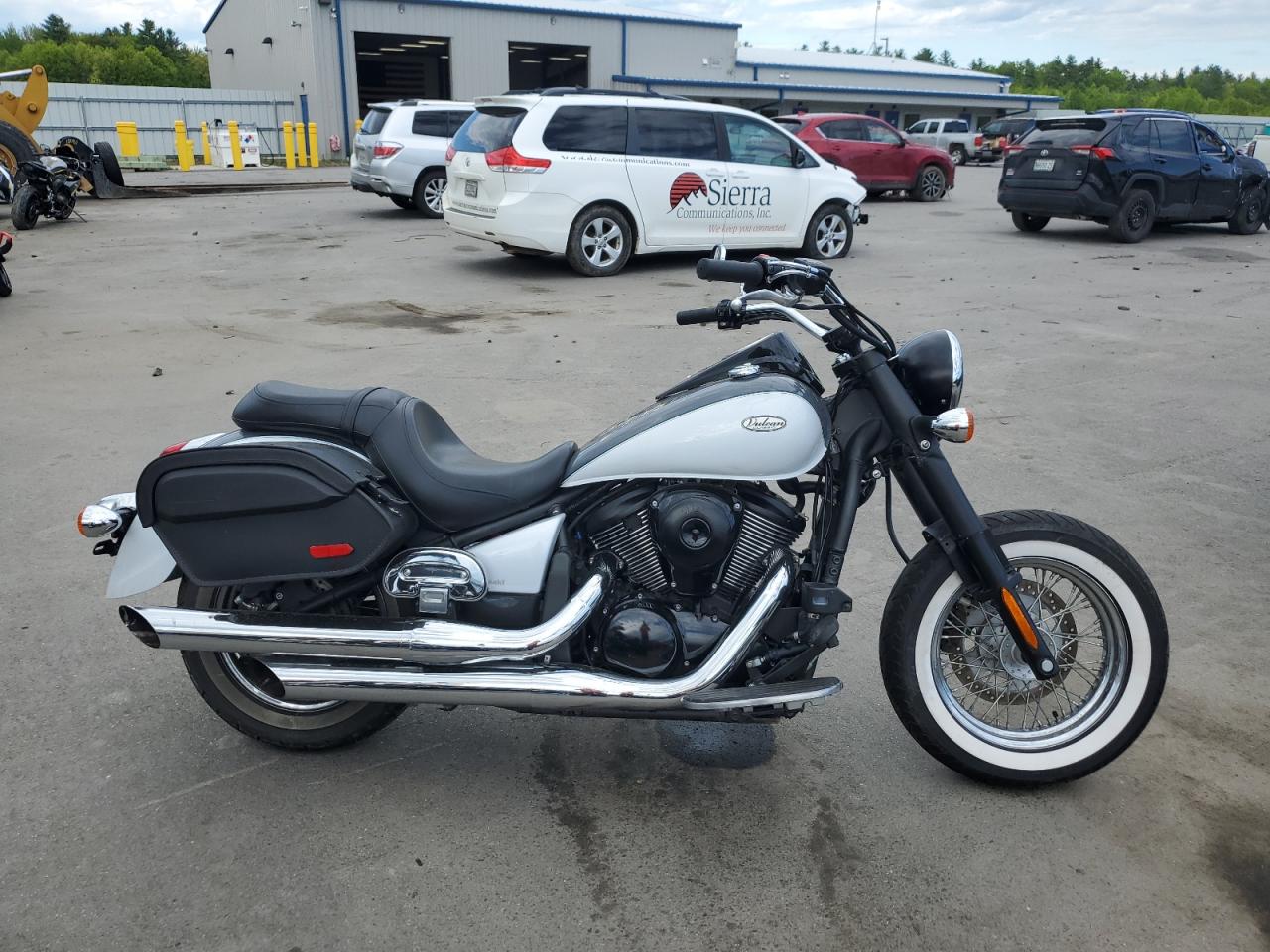 Windham, ME에서 판매 중인 2021 Kawasaki Vn900 B - Side