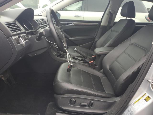  VOLKSWAGEN PASSAT 2018 Серебристый