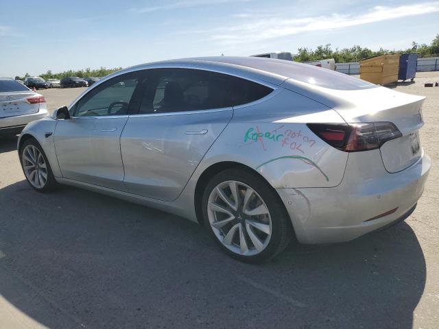  TESLA MODEL 3 2018 Серебристый