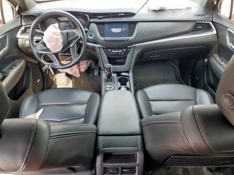  CADILLAC XT5 2022 Red