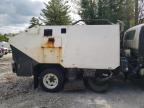 2014 Isuzu Nqr    de vânzare în West Warren, MA - Side
