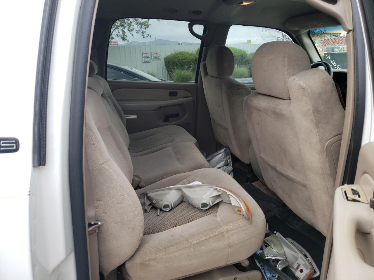 2001 Chevrolet Suburban C1500 VIN: 3GNEC16T81G222813 Lot: 55534705