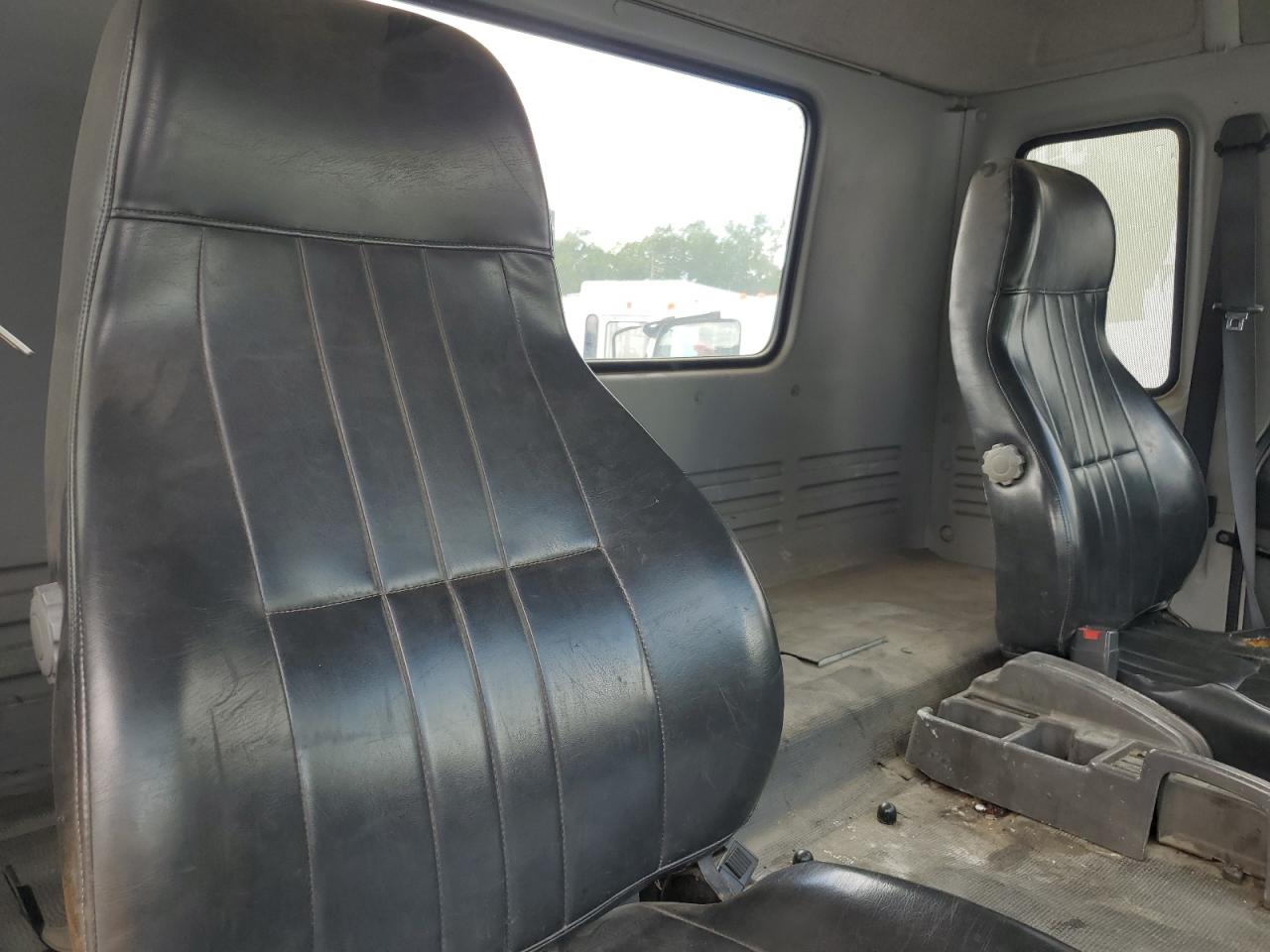 2008 GMC T-Series F8B064 VIN: 1GDT8F4B68F413304 Lot: 56374335