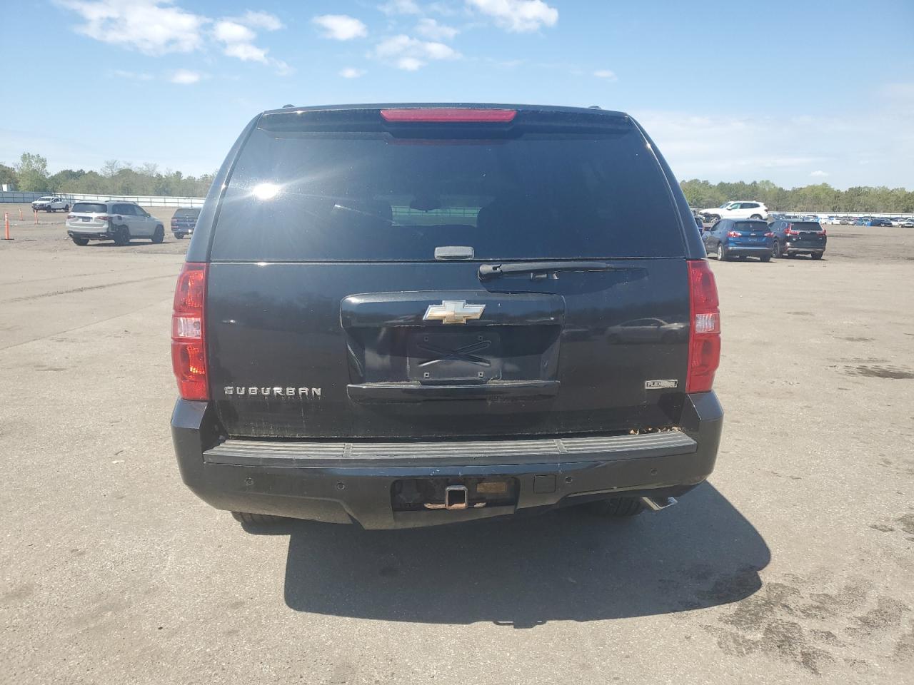 2011 Chevrolet Suburban K1500 Lt VIN: 1GNSKJE36BR358396 Lot: 55904835