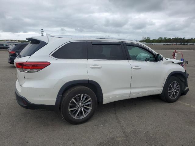  TOYOTA HIGHLANDER 2018 Белый
