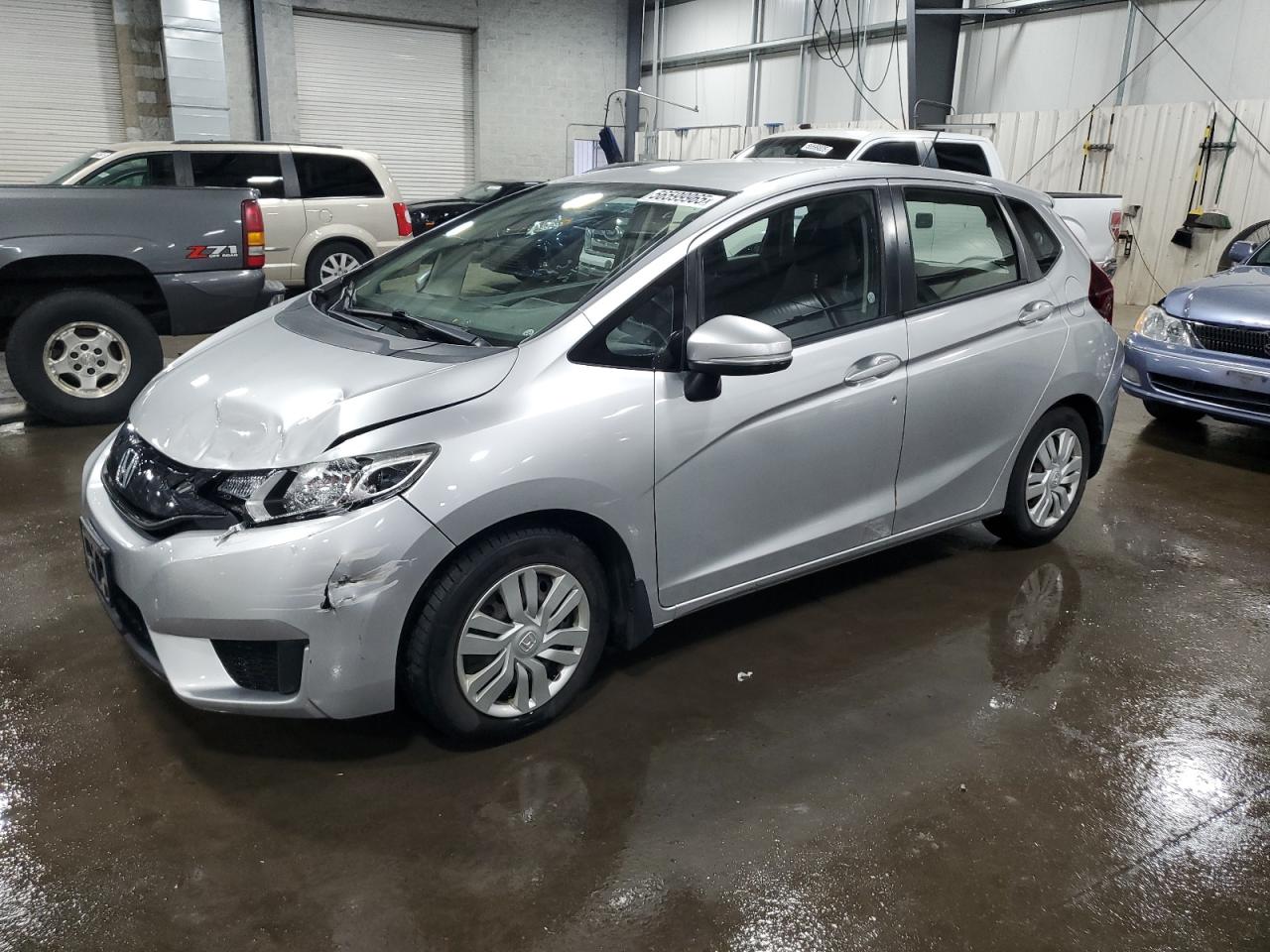 2016 Honda Fit Lx продається в Ham Lake, MN - Front End