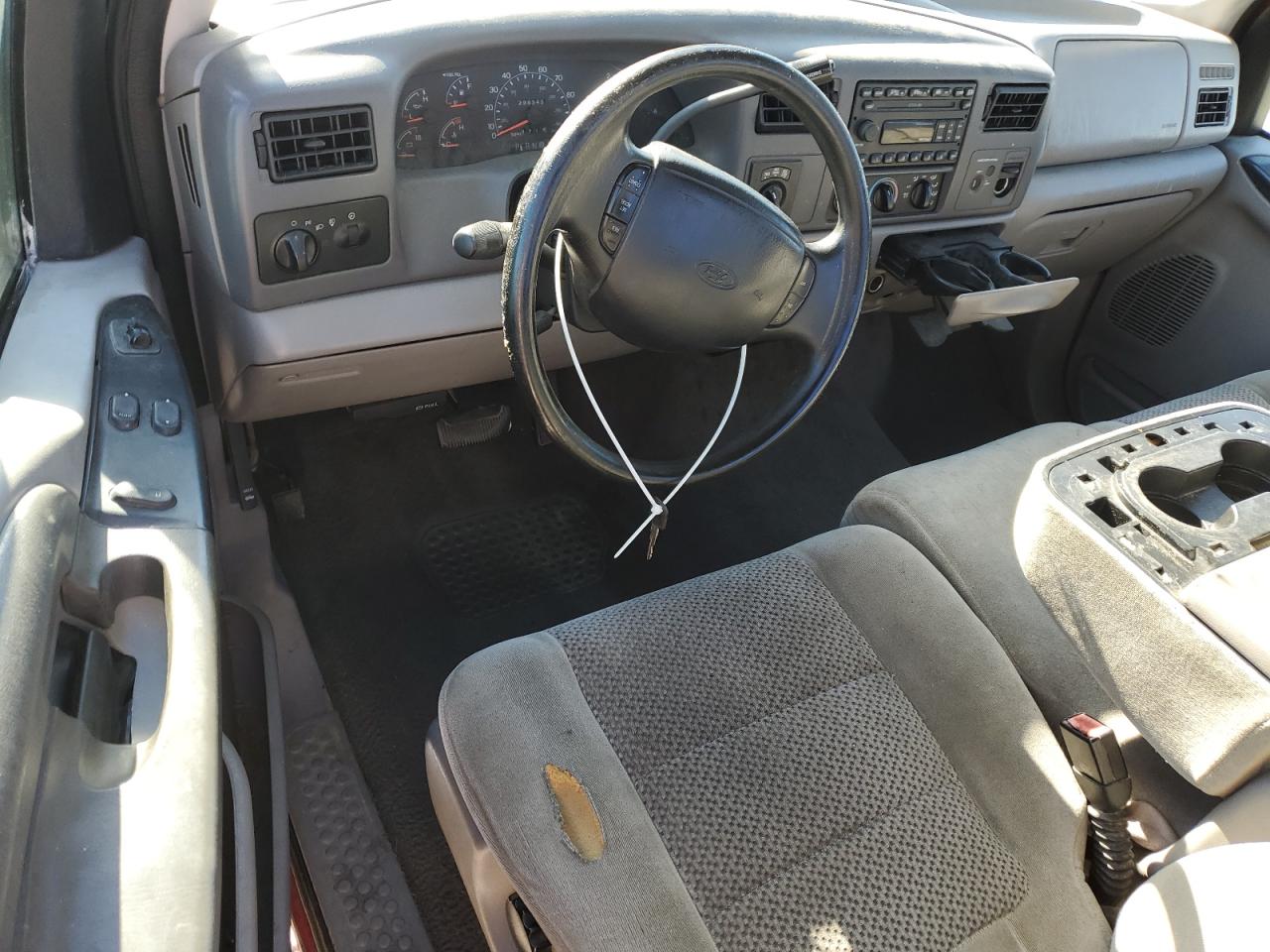 2001 Ford F250 Super Duty VIN: 1FTNX21F51EB62761 Lot: 57332635