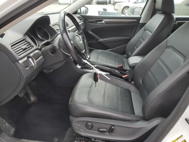 VOLKSWAGEN PASSAT 2017 Biały