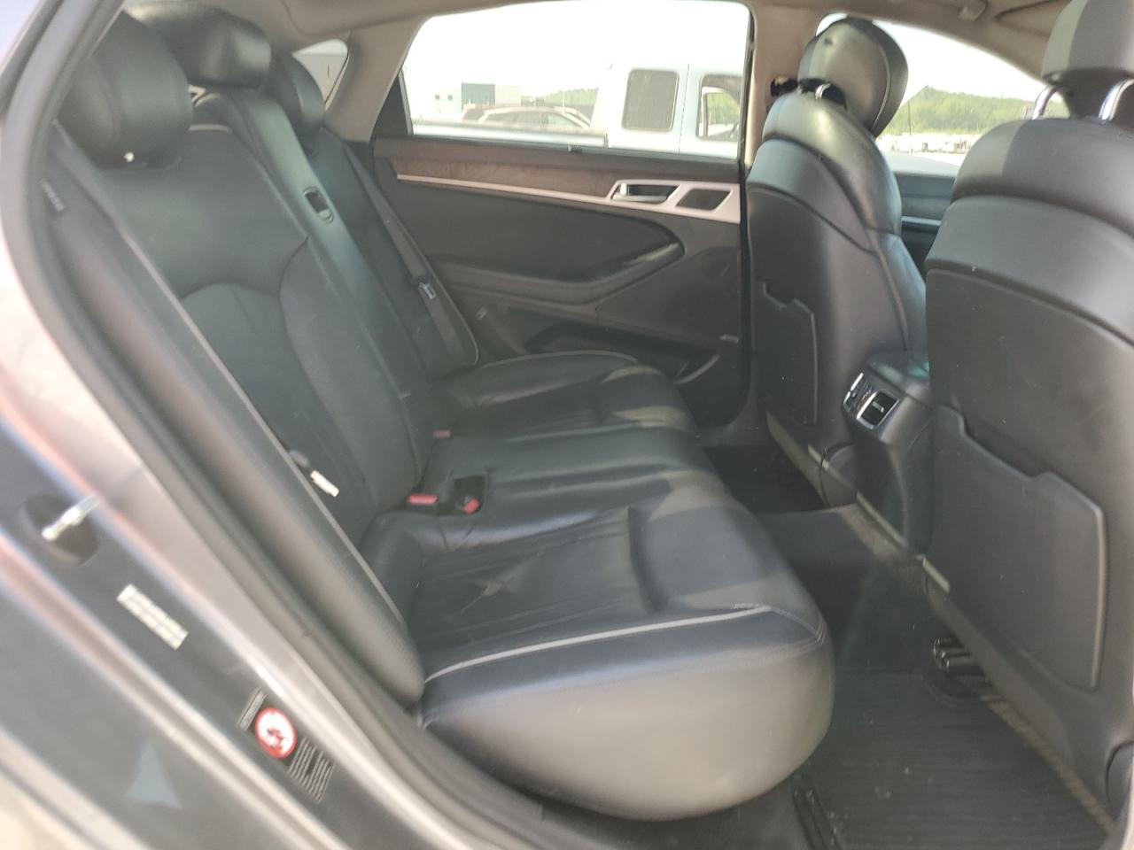 2015 Hyundai Genesis 3.8L VIN: KMHGN4JE3FU025053 Lot: 56745575
