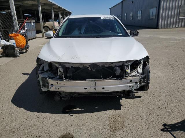  TOYOTA CAMRY 2019 Белый