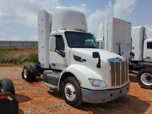 2017 Peterbilt 579 Semi Truck