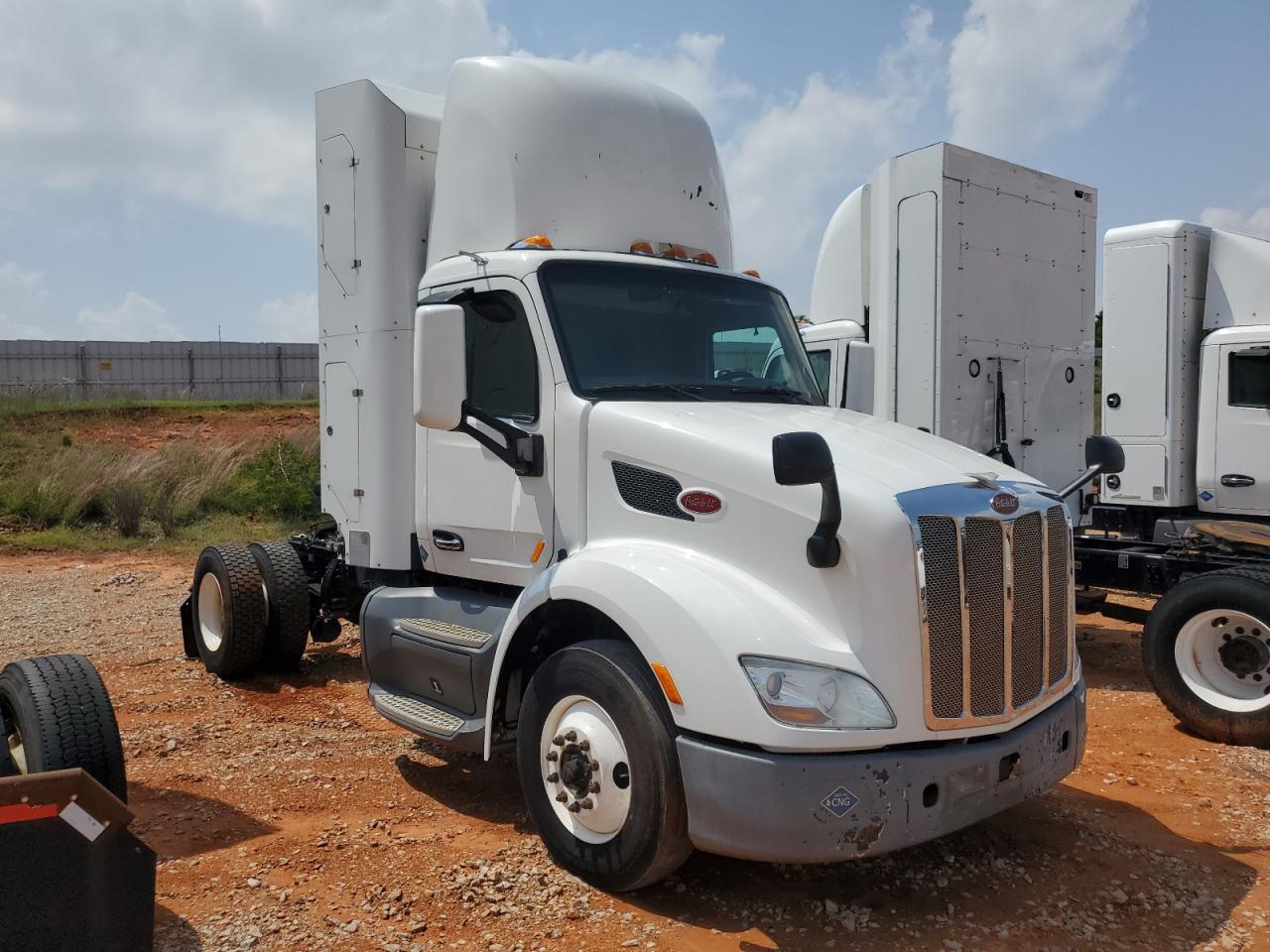 2017 Peterbilt 579 Semi Truck de vânzare în Oklahoma City, OK - Minor Dent/Scratches