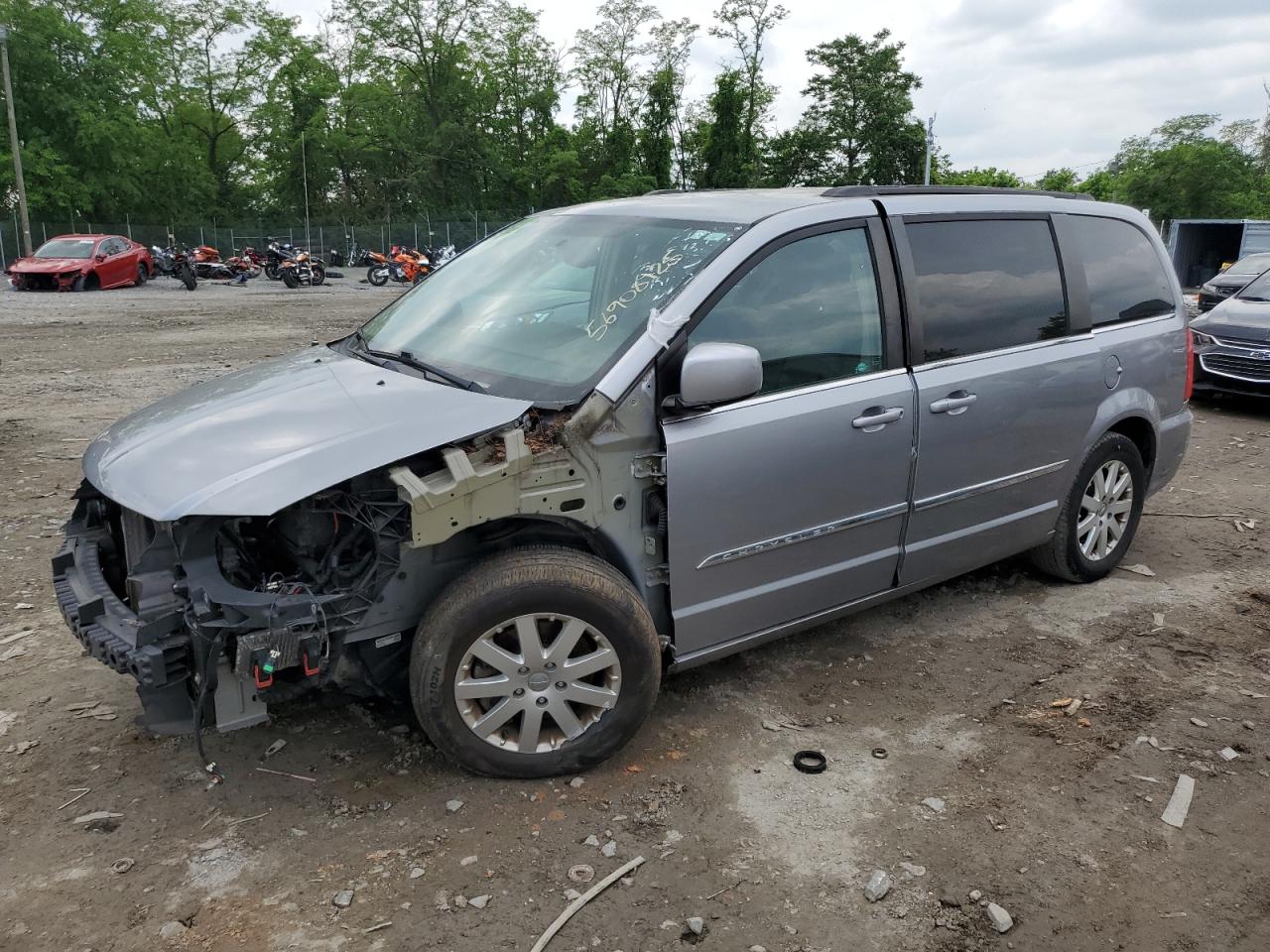 2016 Chrysler Town & Country Touring იყიდება Baltimore-ში, MD - Front End