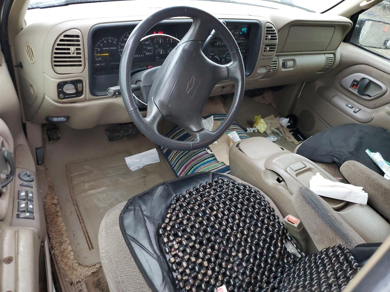 1997 Chevrolet Suburban C1500 VIN: 1GNEC16R9VJ383082 Lot: 55621515