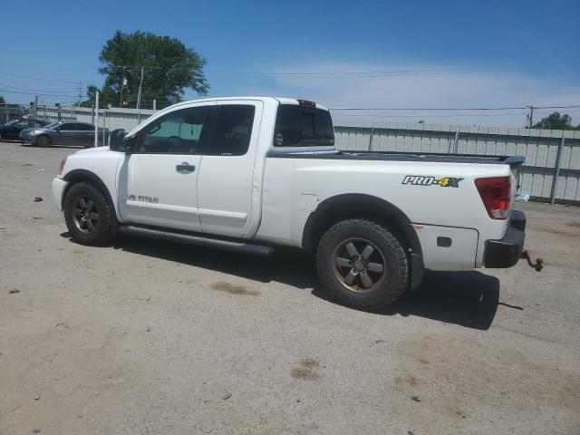 Pickups NISSAN TITAN 2013 Biały