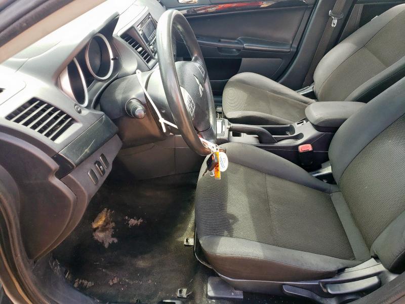 Sedans MITSUBISHI LANCER 2016 Srebrny