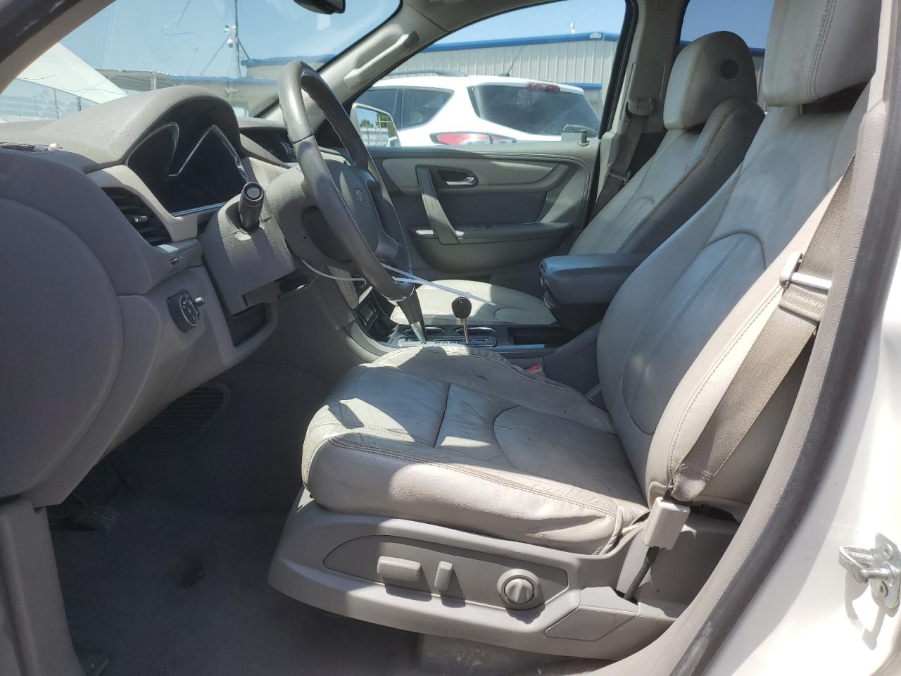 1GNKVHKD0FJ321197 2015 Chevrolet Traverse Lt