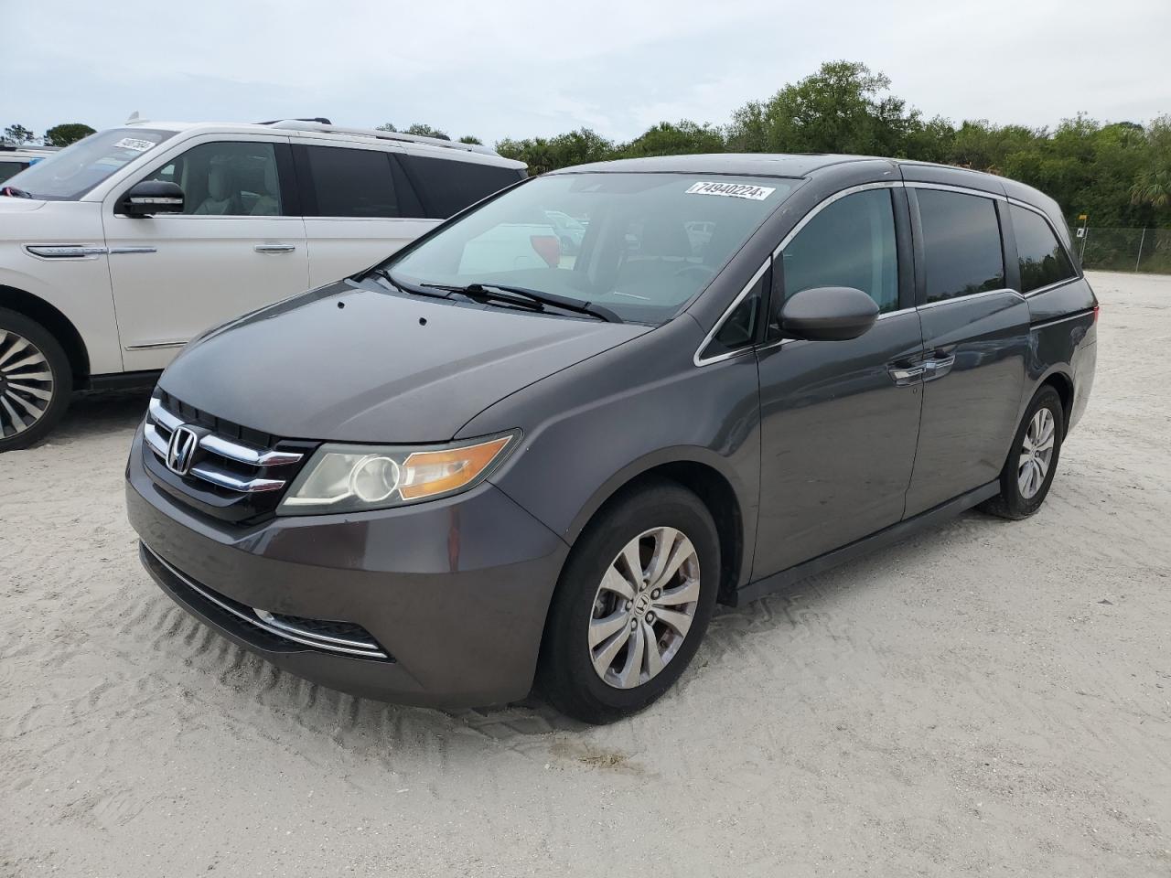 2016 Honda Odyssey Exl for Sale in Fort Pierce, FL - Water/Flood