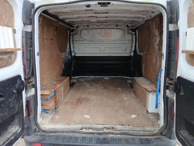 2015 VAUXHALL VIVARO 270