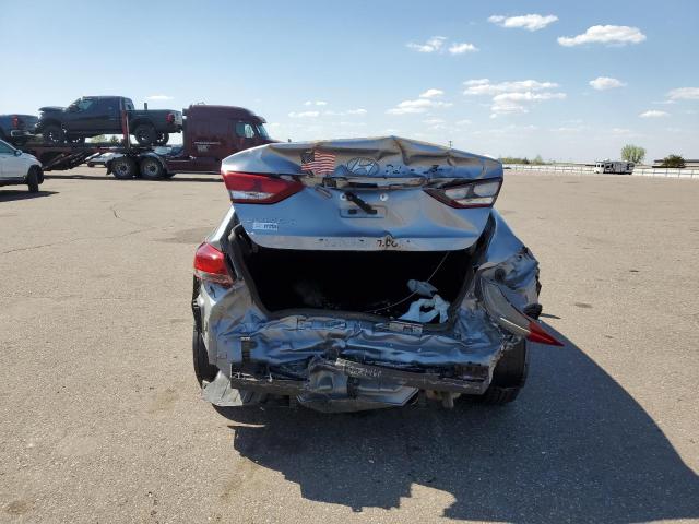 Sedans HYUNDAI ELANTRA 2017 Srebrny