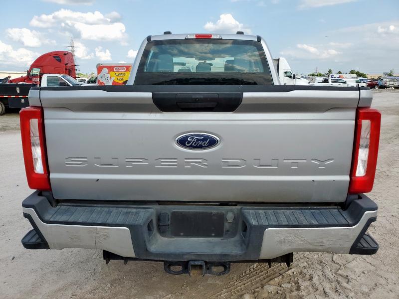  FORD F250 2024 Srebrny