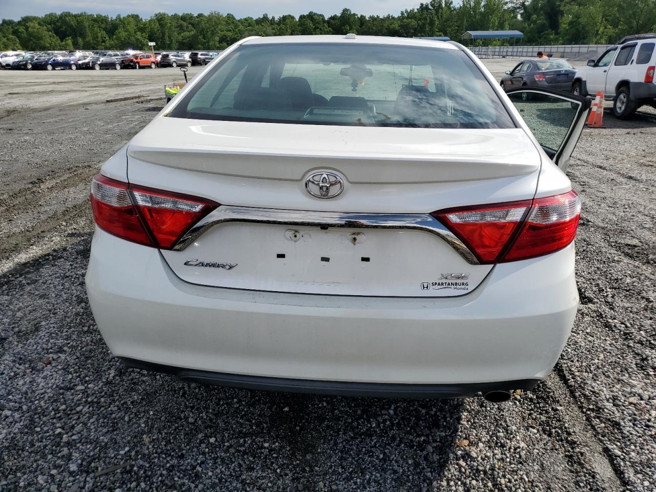 2015 Toyota Camry Le VIN: 4T1BF1FK3FU077268 Lot: 59143735