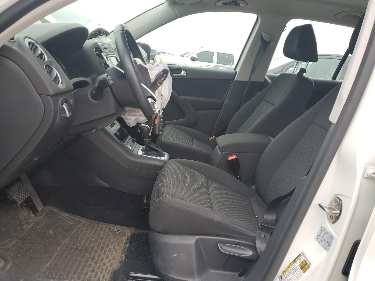 2017 Volkswagen Tiguan S VIN: WVGBV7AX7HK044068 Lot: 56567615