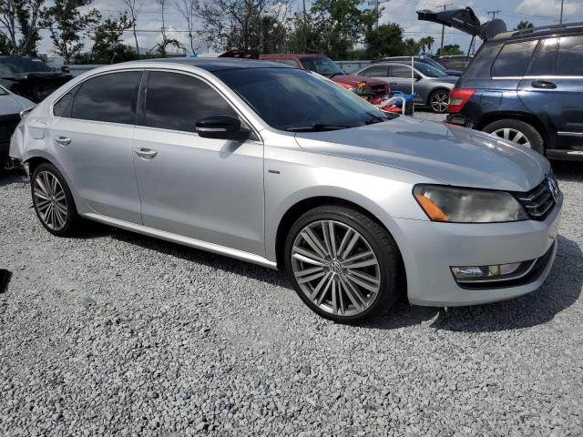  VOLKSWAGEN PASSAT 2015 Srebrny