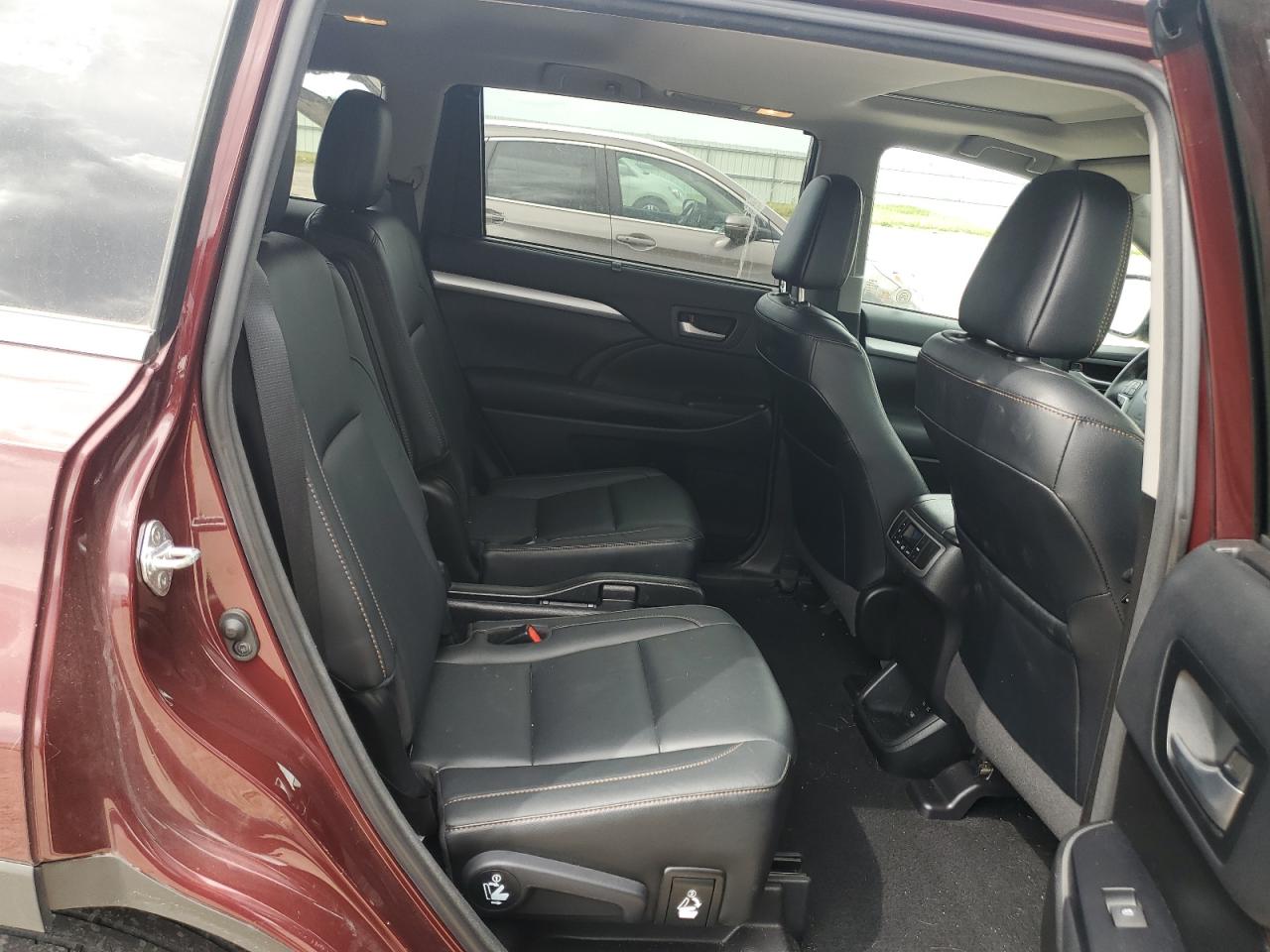 2018 Toyota Highlander Se VIN: 5TDJZRFH3JS494235 Lot: 57256135