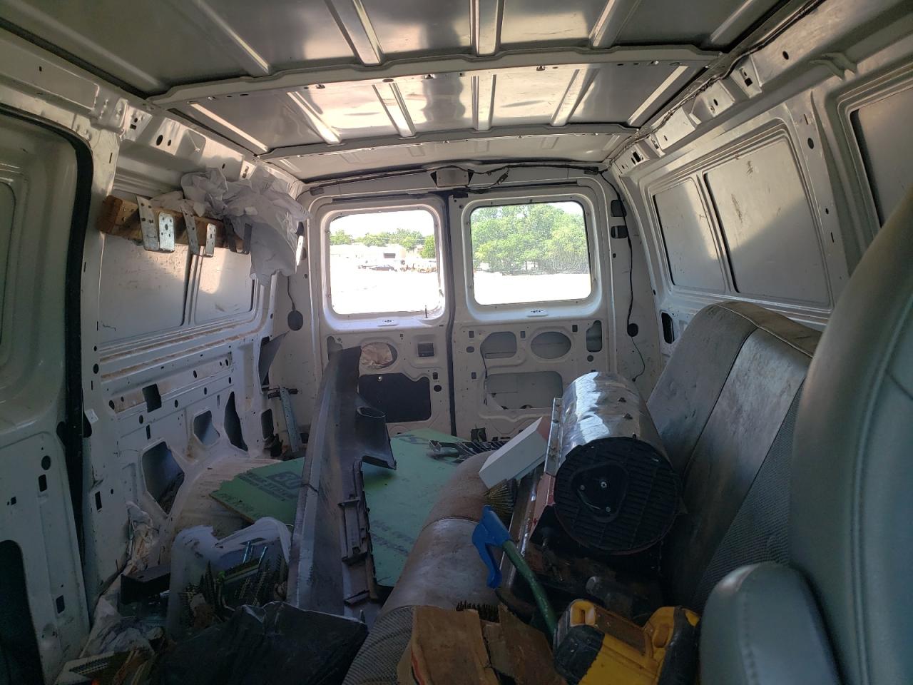 2002 Ford Econoline E150 Van VIN: 1FTRE14272HA73588 Lot: 56753015