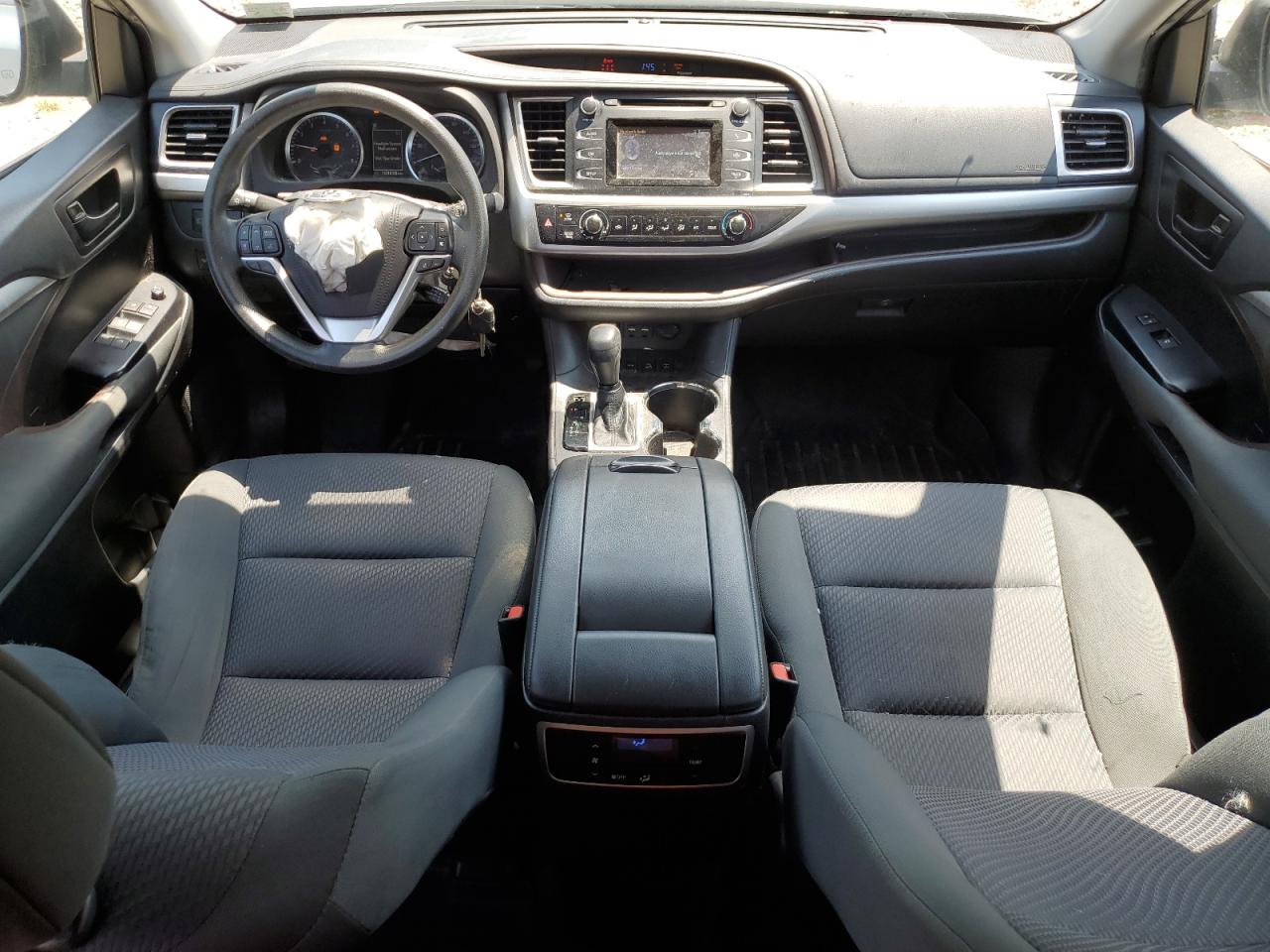 2019 Toyota Highlander Le VIN: 5TDBZRFH8KS972395 Lot: 57206705