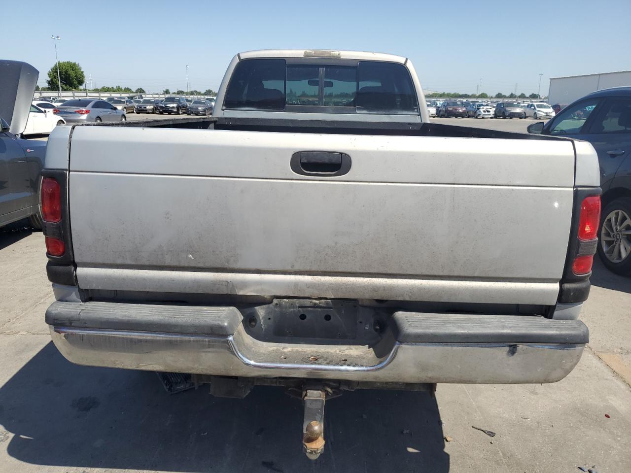1998 Dodge Ram 2500 VIN: 1B7KC236XWJ220051 Lot: 56236955