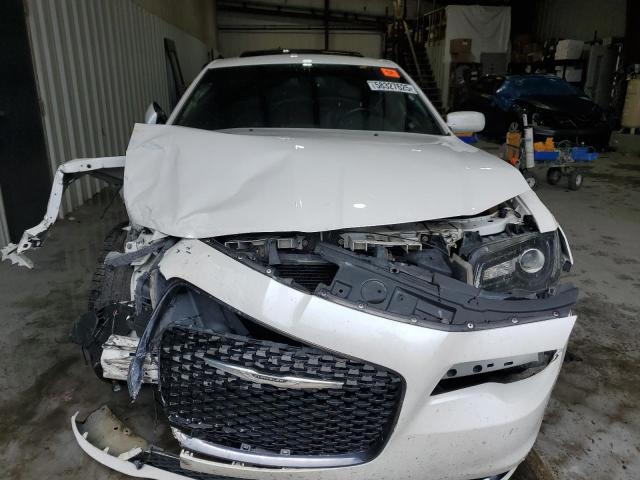Sedans CHRYSLER 300 2016 White