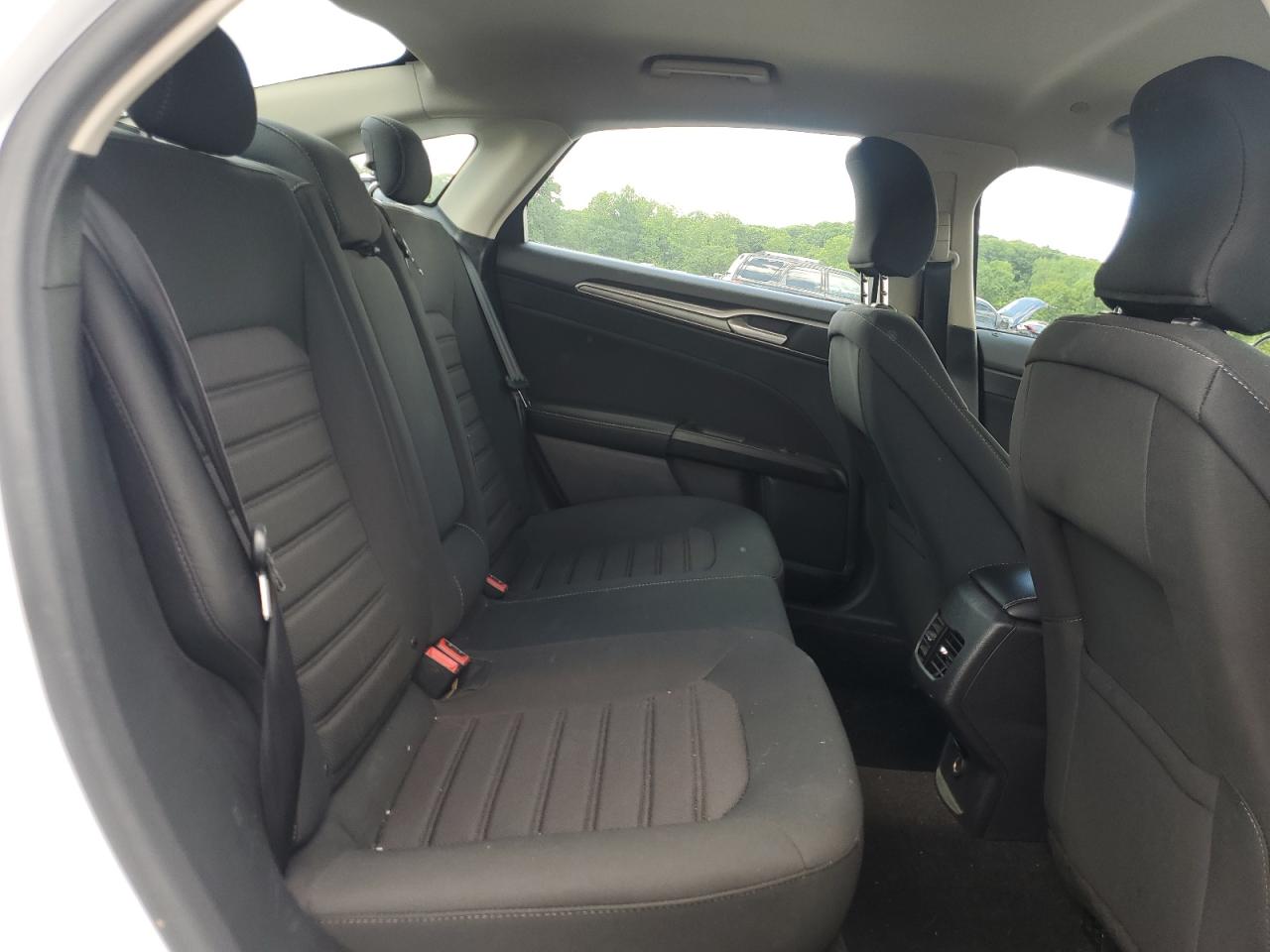 2019 Ford Fusion Se VIN: 3FA6P0LU0KR263988 Lot: 54024855