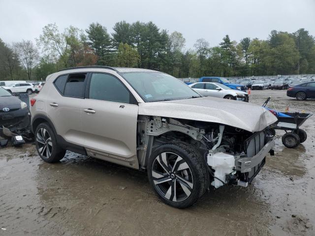  VOLVO XC40 PLUS 2023 tan
